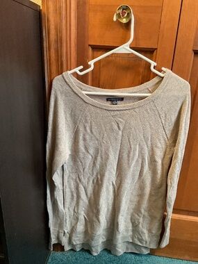 AMERICAN EAGLE Sweater tan in color
